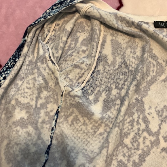 Blue White Pattern Cardigan - Picture 3 of 4